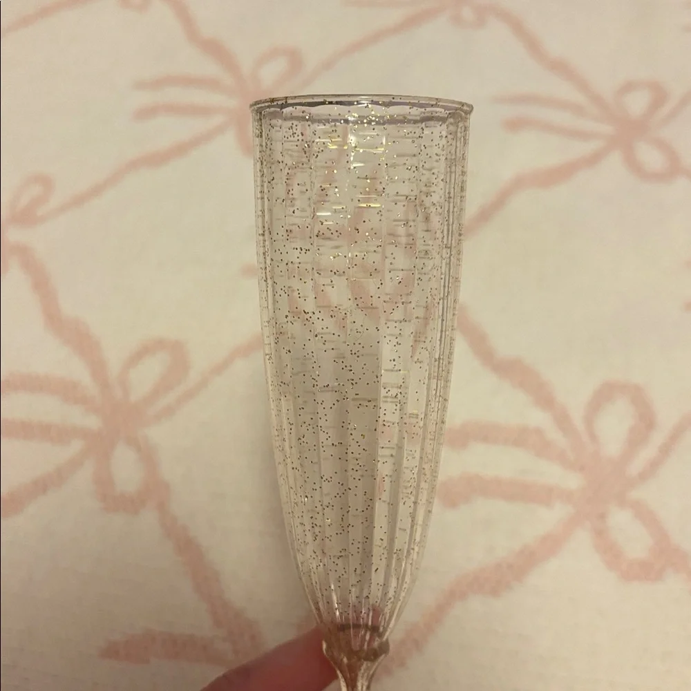 6 Gold Sparkle Ribbed Plastic Champagne Glasses